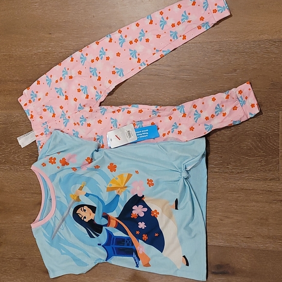 NWT Disney Mulan Pajamas